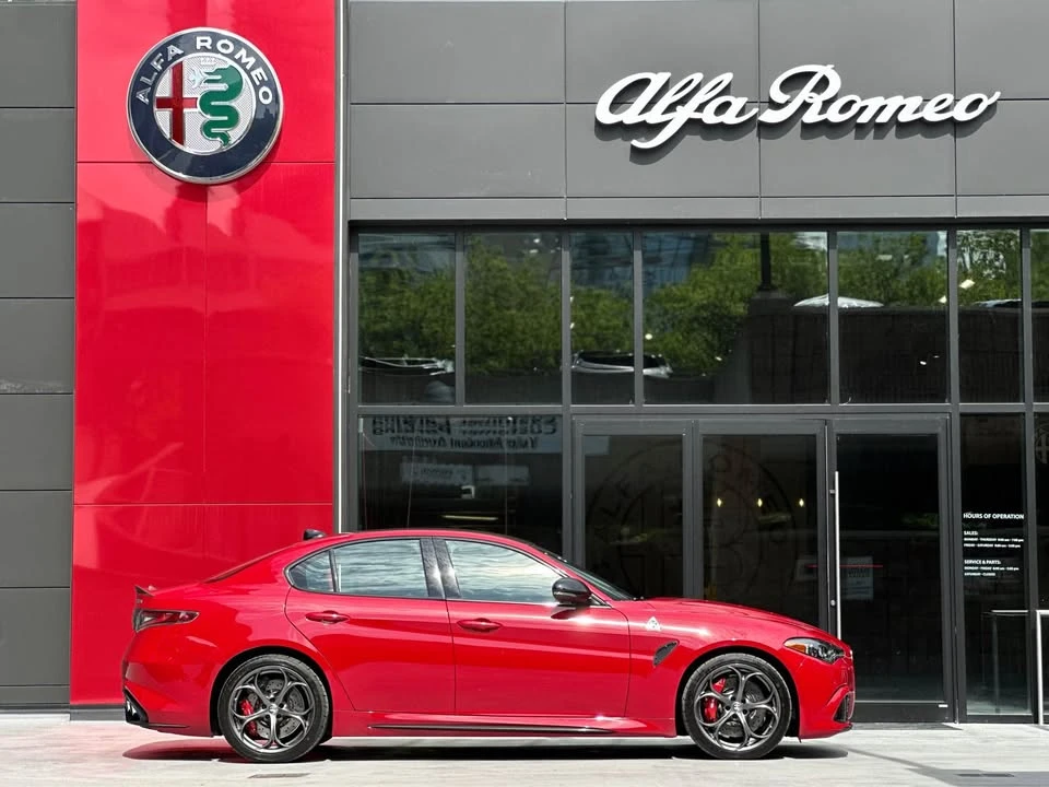 2024 Alfa Romeo Giulia - Image 5 of 8