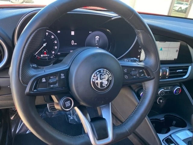 2024 Alfa Romeo Giulia - Image 13 of 21