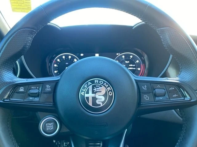 2024 Alfa Romeo Giulia - Image 16 of 21