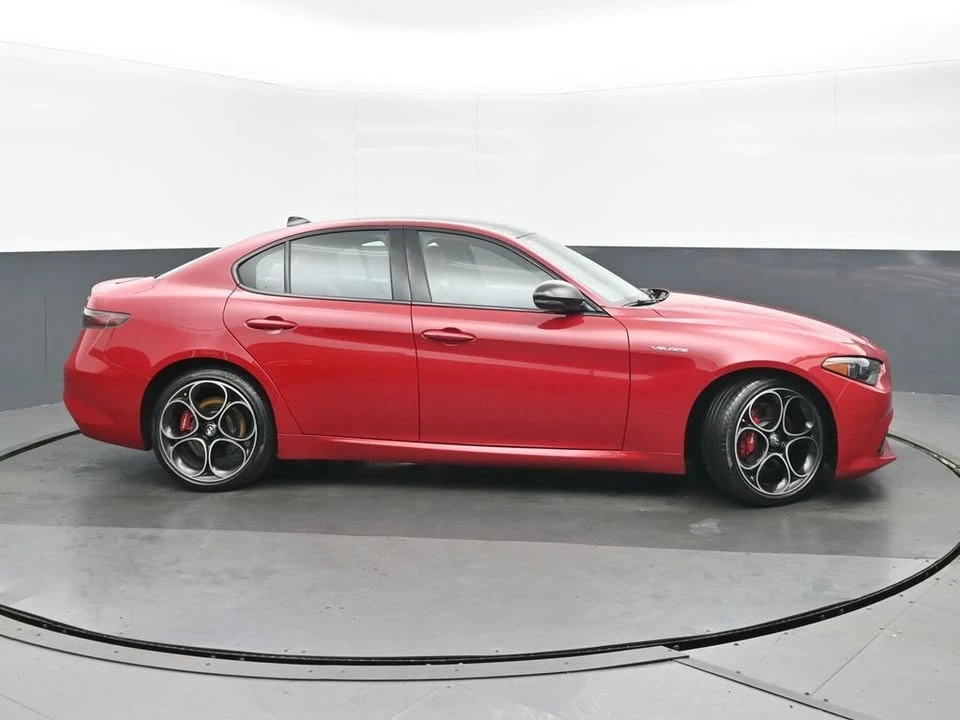 2024 Alfa Romeo Giulia - Image 2 of 20