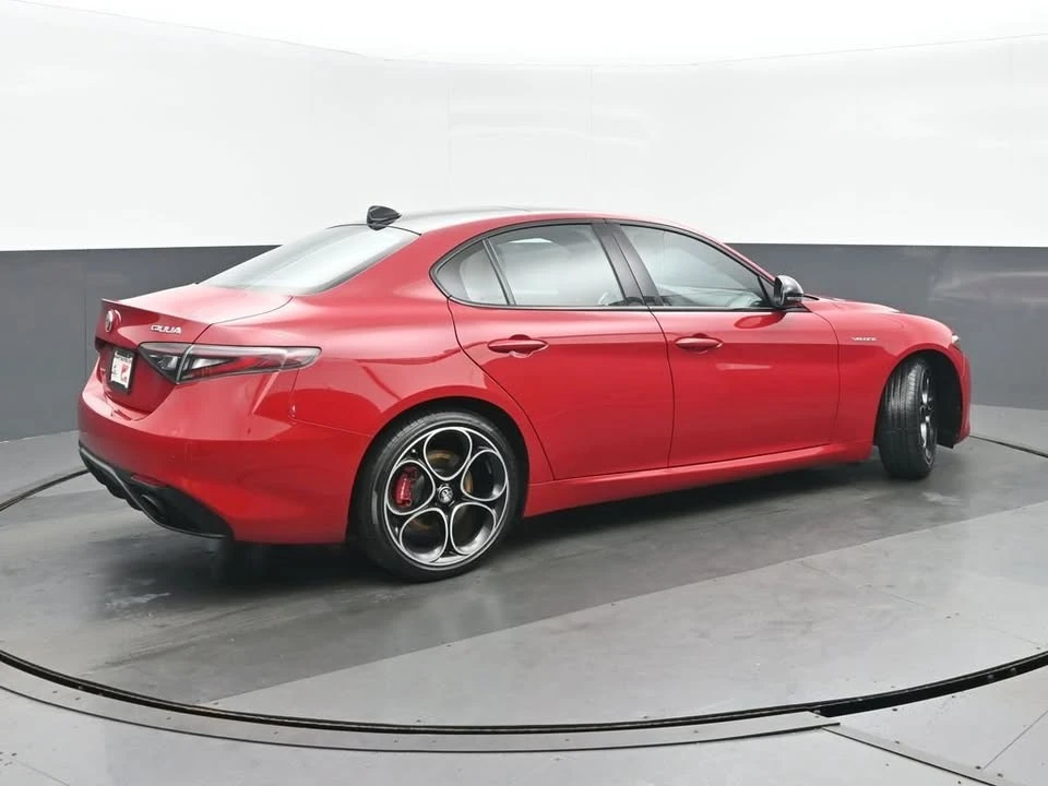 2024 Alfa Romeo Giulia - Image 3 of 20