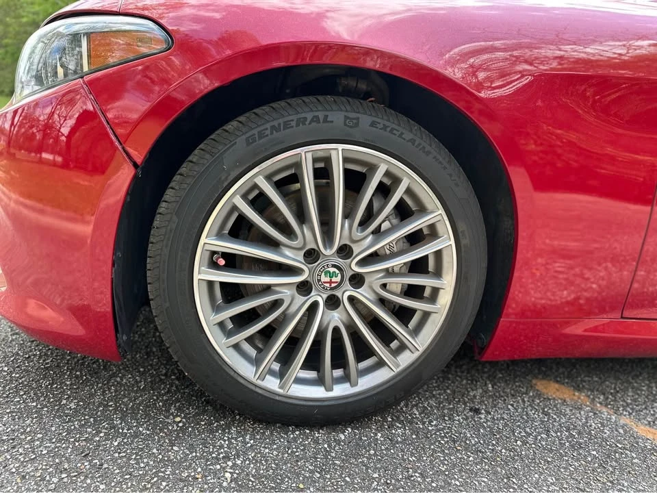 2024 Alfa Romeo Giulia - Image 7 of 8