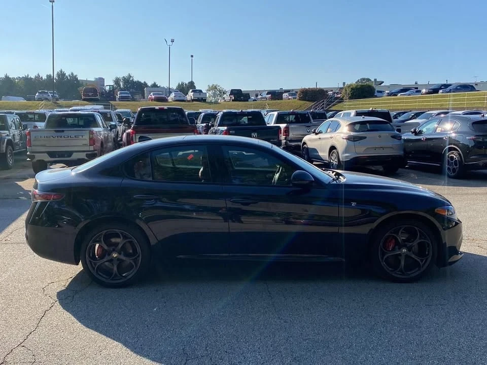 2024 Alfa Romeo Giulia - Image 4 of 19