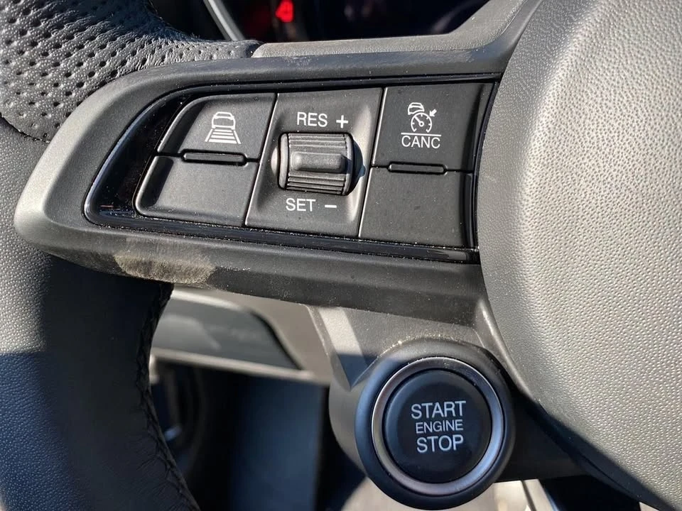 2024 Alfa Romeo Giulia - Image 16 of 19