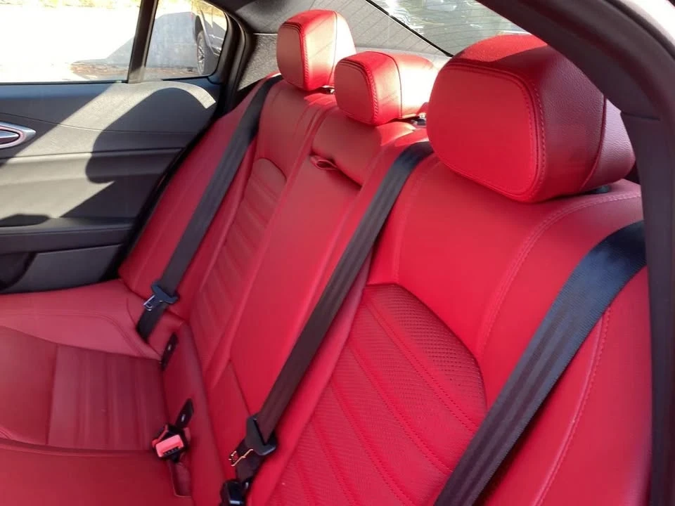 2024 Alfa Romeo Giulia - Image 8 of 19