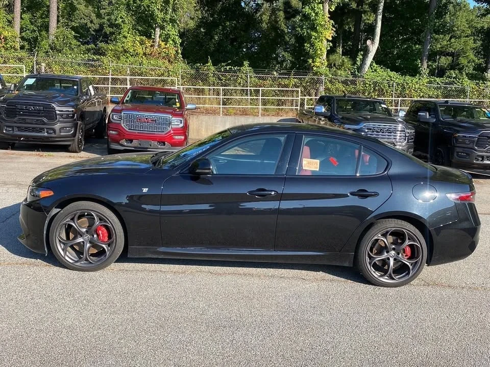 2024 Alfa Romeo Giulia - Image 6 of 19