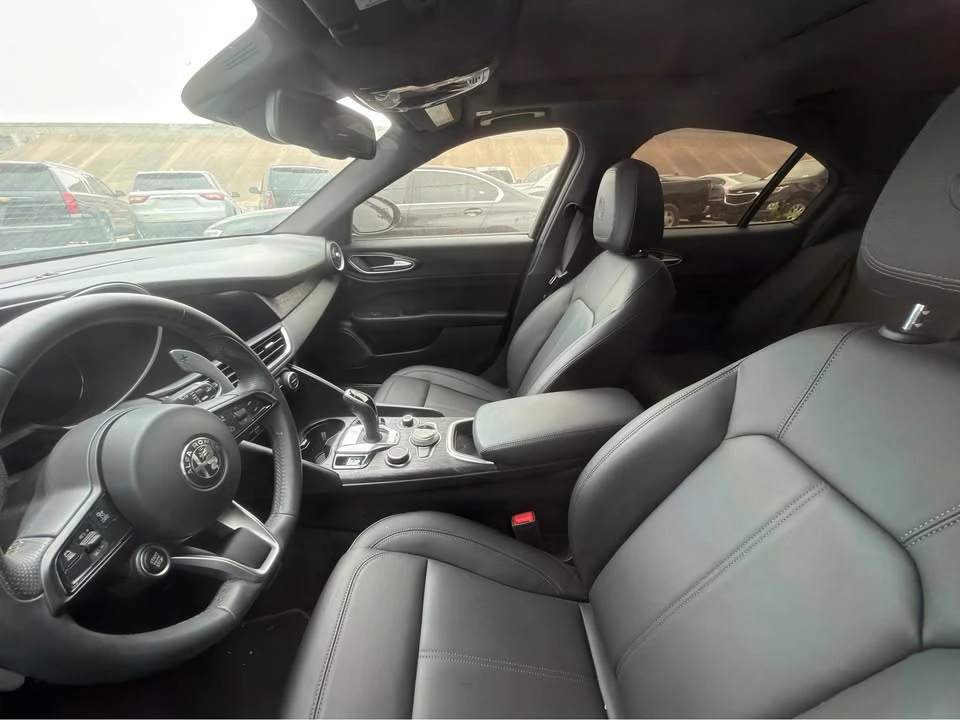 2024 Alfa Romeo Giulia - Image 5 of 5