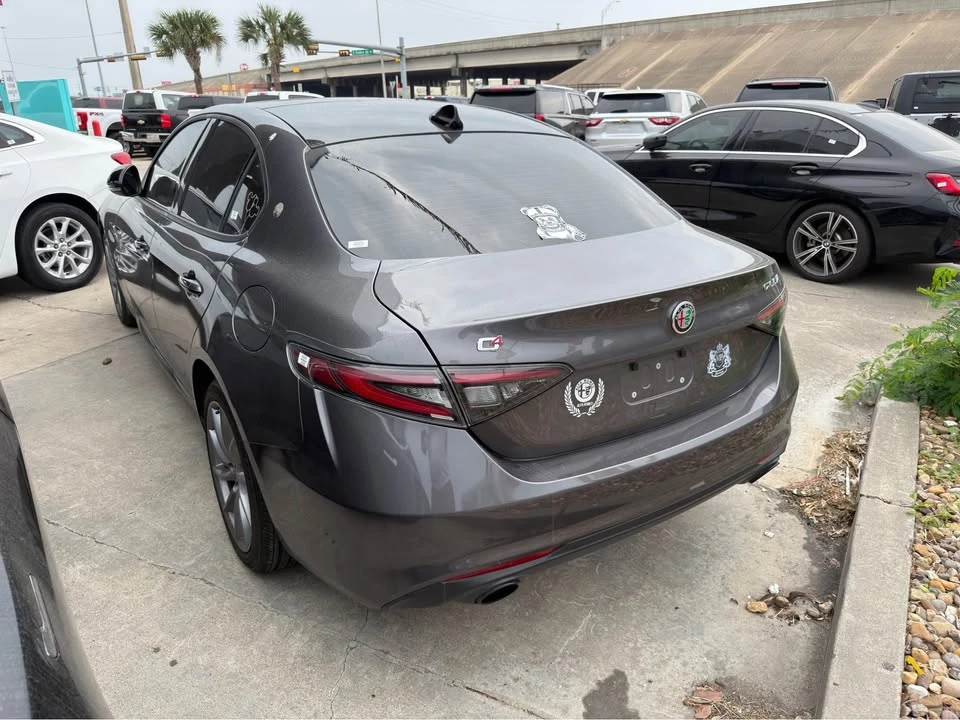 2024 Alfa Romeo Giulia - Image 3 of 5