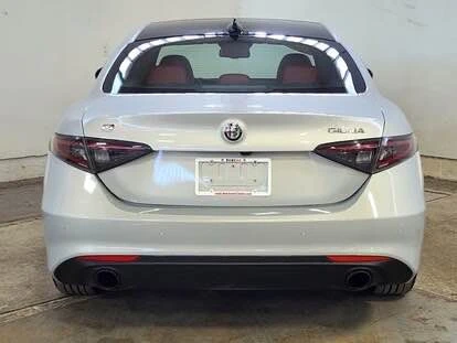 2024 Alfa Romeo Giulia - Image 4 of 11