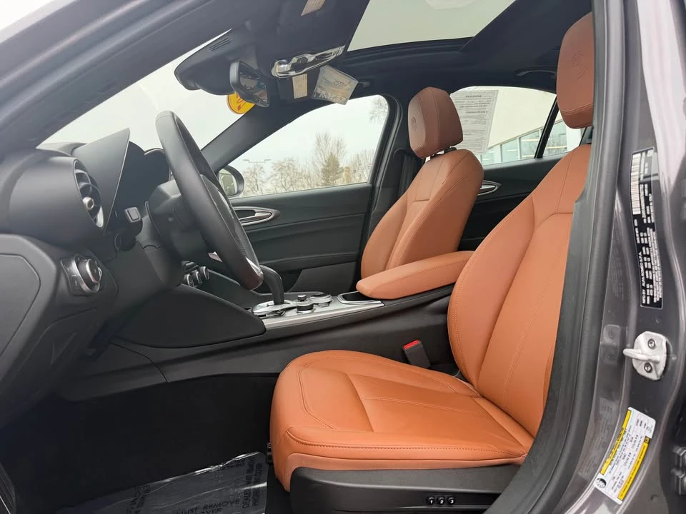 2024 Alfa Romeo Giulia - Image 10 of 17