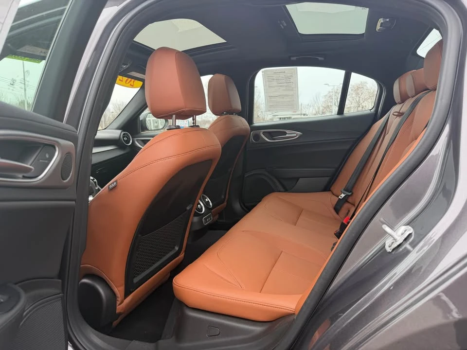 2024 Alfa Romeo Giulia - Image 11 of 17