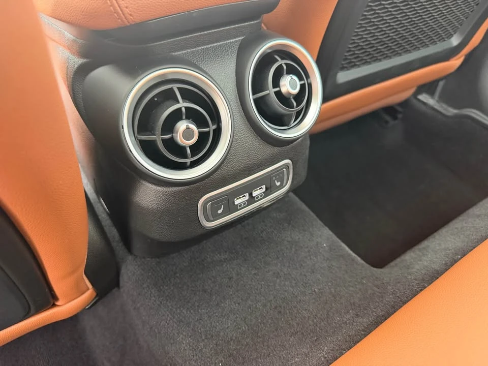 2024 Alfa Romeo Giulia - Image 13 of 17