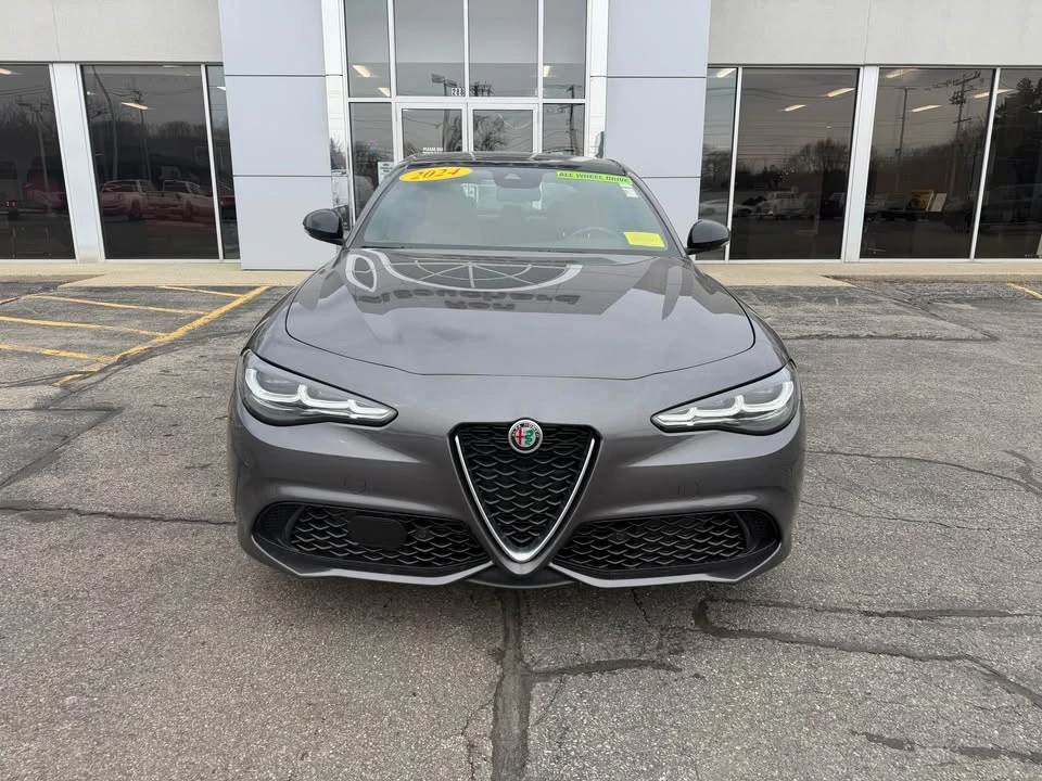 2024 Alfa Romeo Giulia - Image 8 of 17