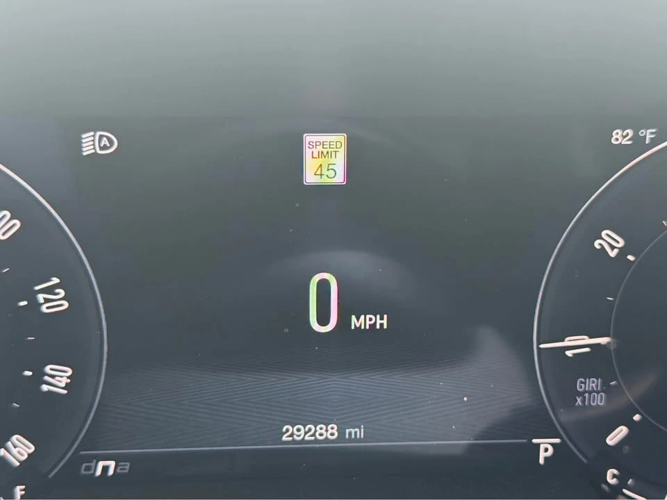 2024 Alfa Romeo Giulia - Image 6 of 11