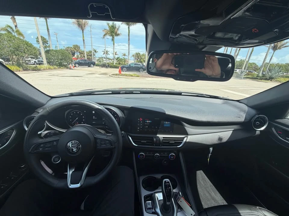 2024 Alfa Romeo Giulia - Image 7 of 11