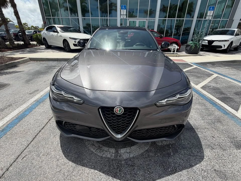 2024 Alfa Romeo Giulia - Image 4 of 11