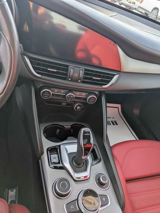 2024 Alfa Romeo Giulia - Image 8 of 10