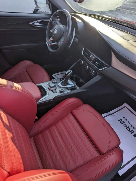 2024 Alfa Romeo Giulia - Image 2 of 10