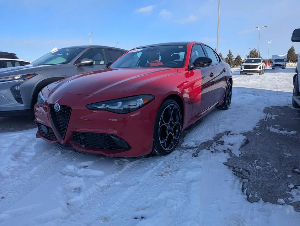 2024 Alfa Romeo Giulia - Image 5 of 10