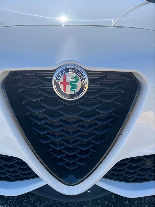 2024 Alfa Romeo Giulia - Image 19 of 19