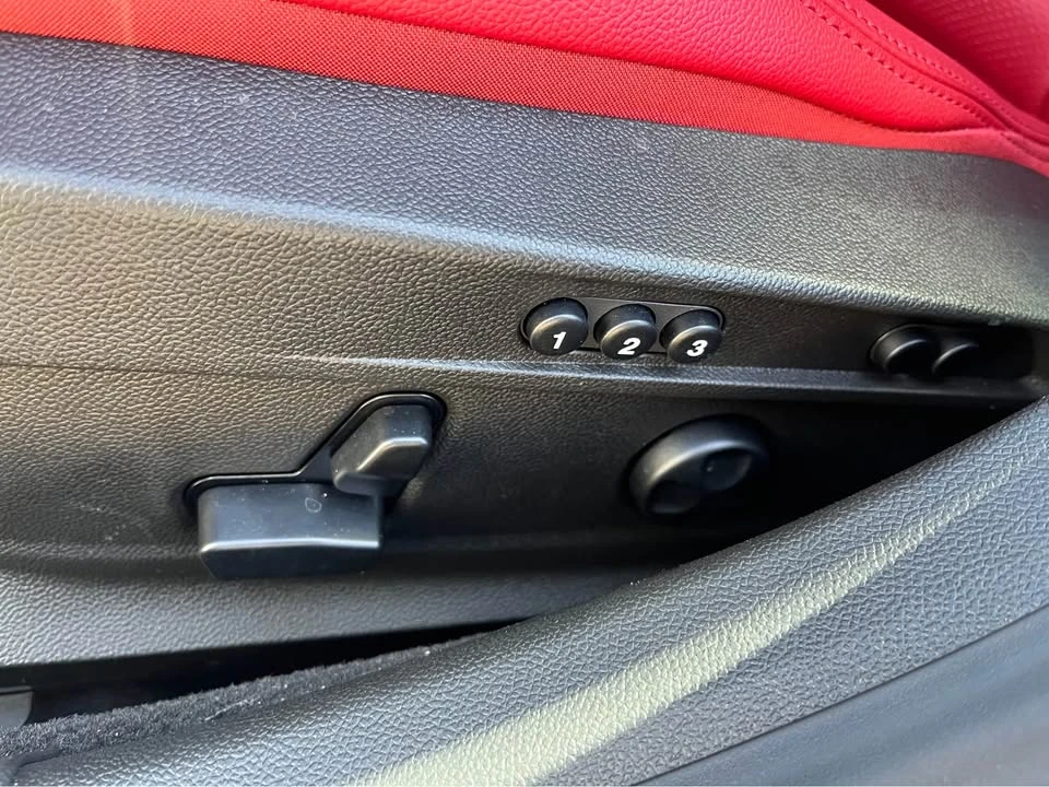 2024 Alfa Romeo Giulia - Image 16 of 19