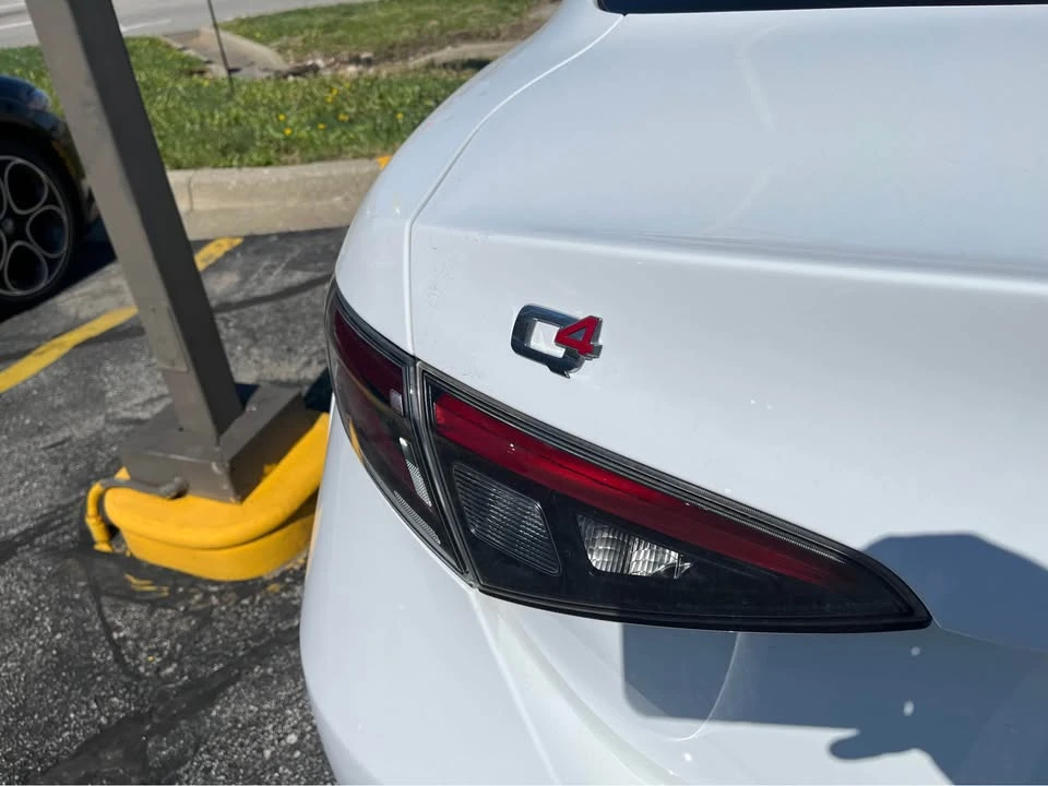 2024 Alfa Romeo Giulia - Image 7 of 19
