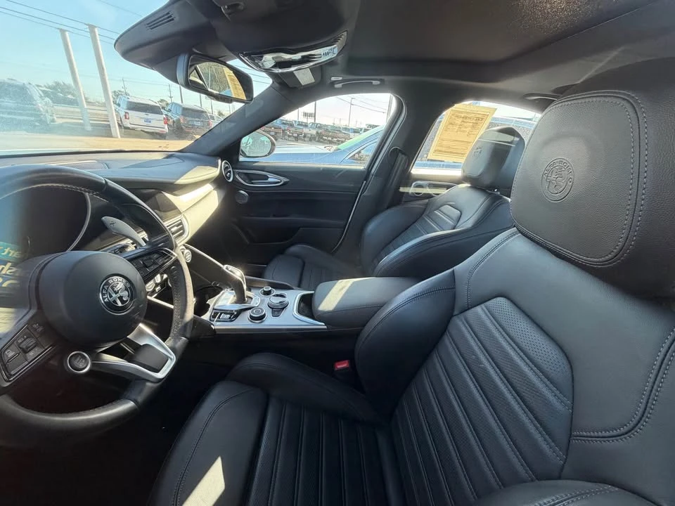 2024 Alfa Romeo Giulia - Image 3 of 4