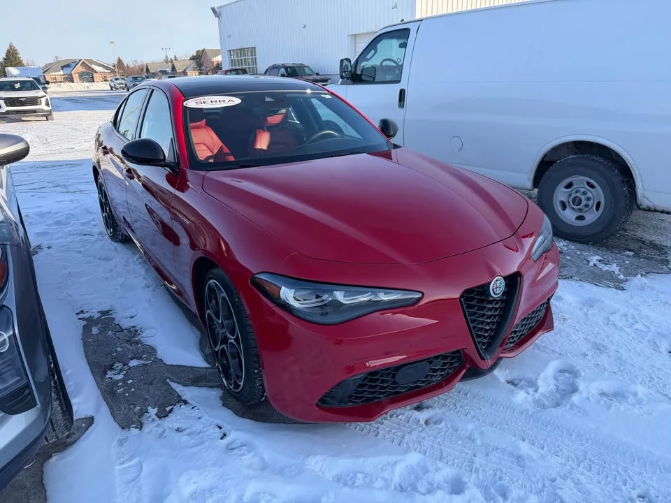 2024 Alfa Romeo Giulia - Image 2 of 8