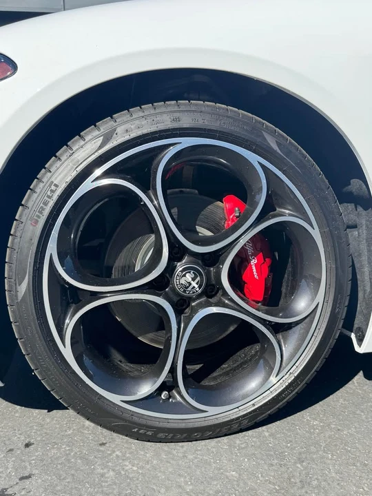 2024 Alfa Romeo Giulia - Image 4 of 15