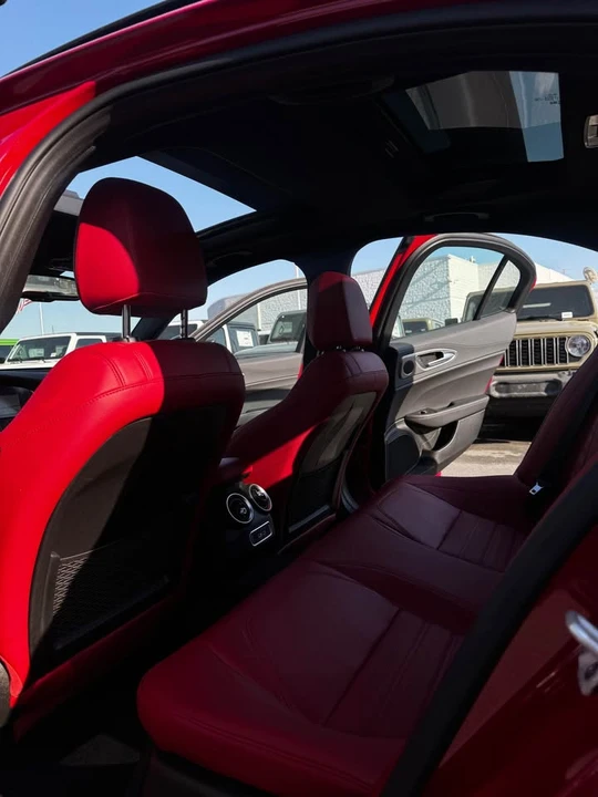 2024 Alfa Romeo Giulia - Image 2 of 13