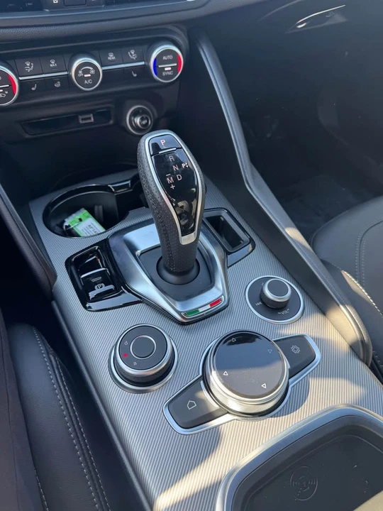2024 Alfa Romeo Giulia - Image 11 of 15