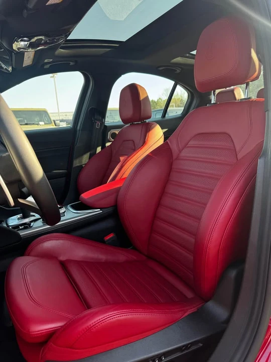 2024 Alfa Romeo Giulia - Image 10 of 13