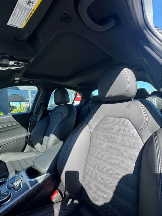 2024 Alfa Romeo Giulia - Image 7 of 15