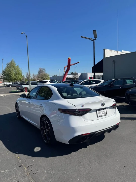 2024 Alfa Romeo Giulia - Image 13 of 15