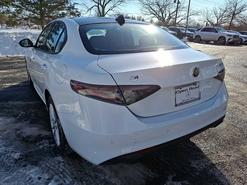 2024 Alfa Romeo Giulia - Image 3 of 13