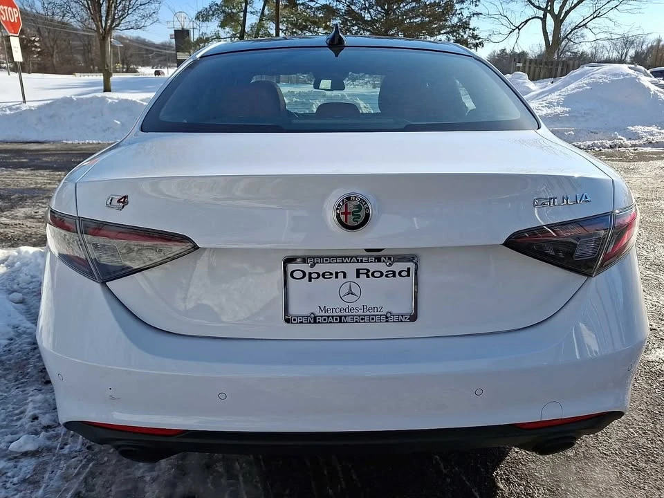 2024 Alfa Romeo Giulia - Image 4 of 13
