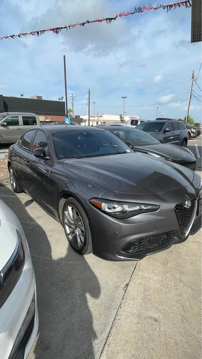 2024 Alfa Romeo Giulia - Image 2 of 7