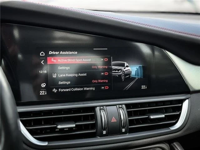2024 Alfa Romeo Giulia - Image 14 of 20
