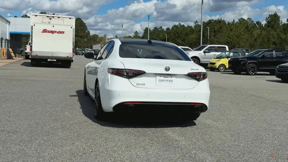 2024 Alfa Romeo Giulia - Image 7 of 20