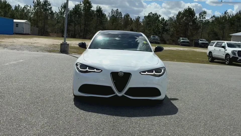 2024 Alfa Romeo Giulia - Image 3 of 20