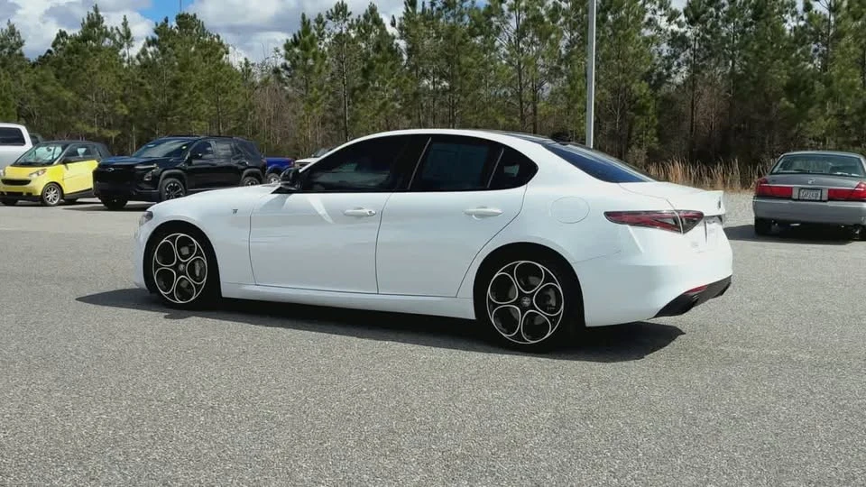 2024 Alfa Romeo Giulia - Image 6 of 20