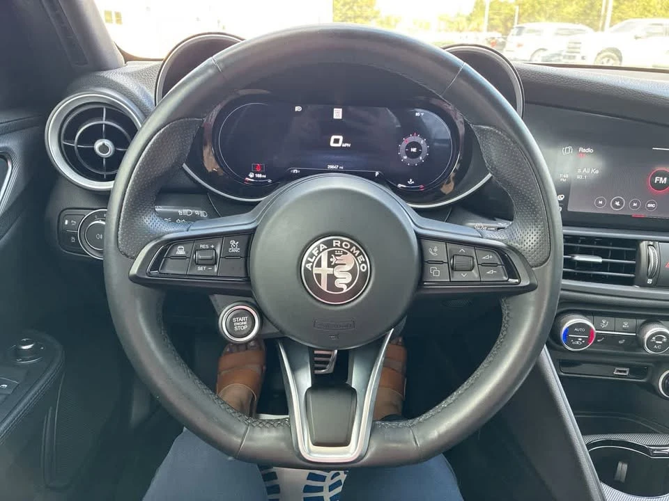 2024 Alfa Romeo Giulia - Image 11 of 20