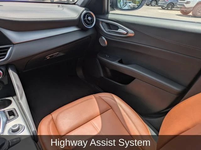 2024 Alfa Romeo Giulia - Image 17 of 17