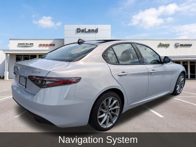 2024 Alfa Romeo Giulia - Image 4 of 17