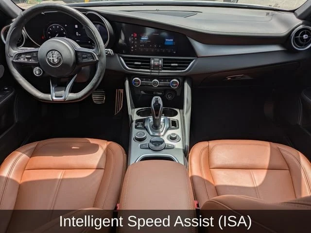 2024 Alfa Romeo Giulia - Image 13 of 17