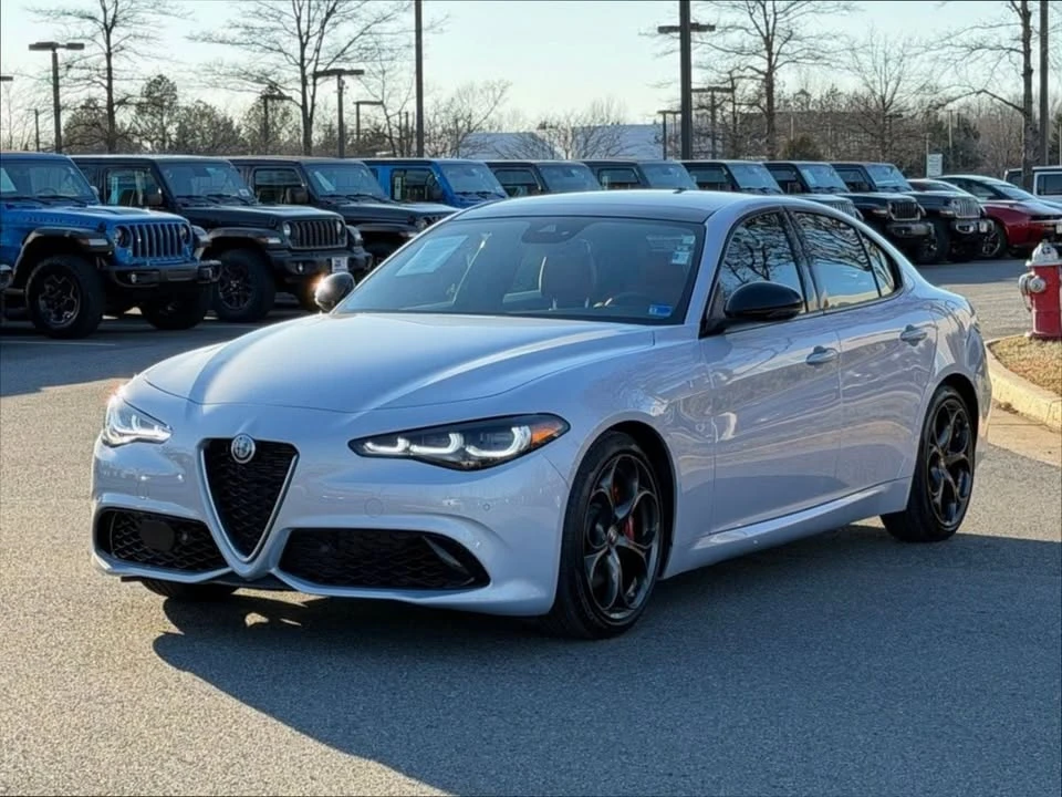 2024 Alfa Romeo Giulia - Image 2 of 15