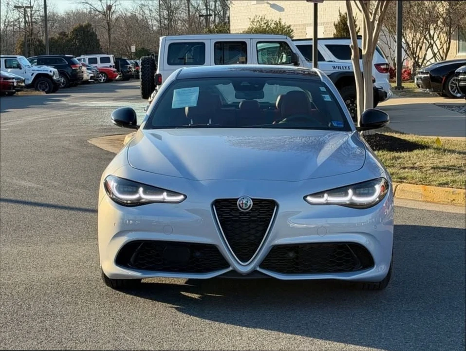 2024 Alfa Romeo Giulia - Image 3 of 15
