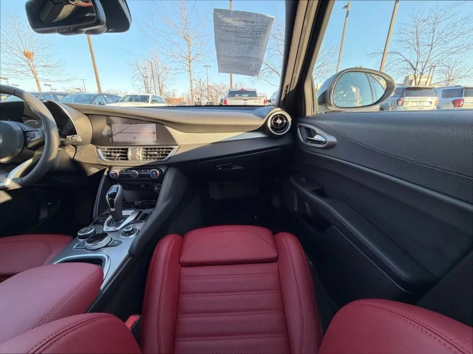 2024 Alfa Romeo Giulia - Image 14 of 15