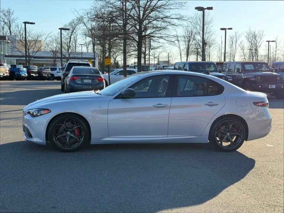2024 Alfa Romeo Giulia - Image 7 of 15