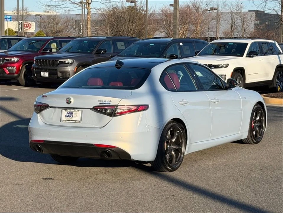 2024 Alfa Romeo Giulia - Image 4 of 15